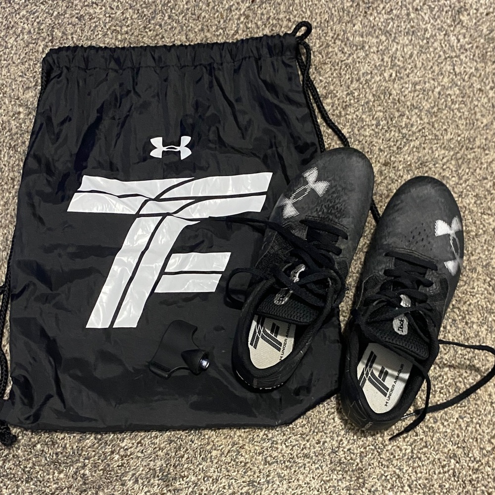 Under Armour Black and White Spike running shoes with Drawstring Bag